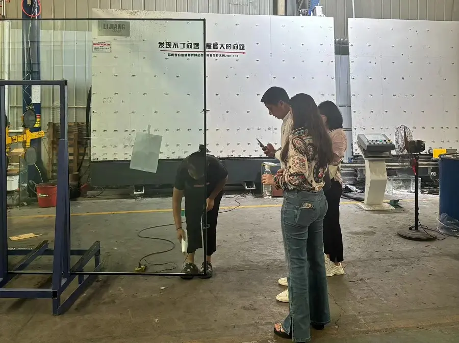 1724138296112832.jpg 客户3.jpg