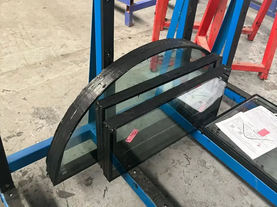 1724138213440173.jpg 玻璃4.jpg